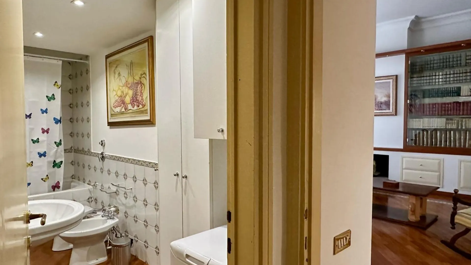 Washington Apartment Milan Italy