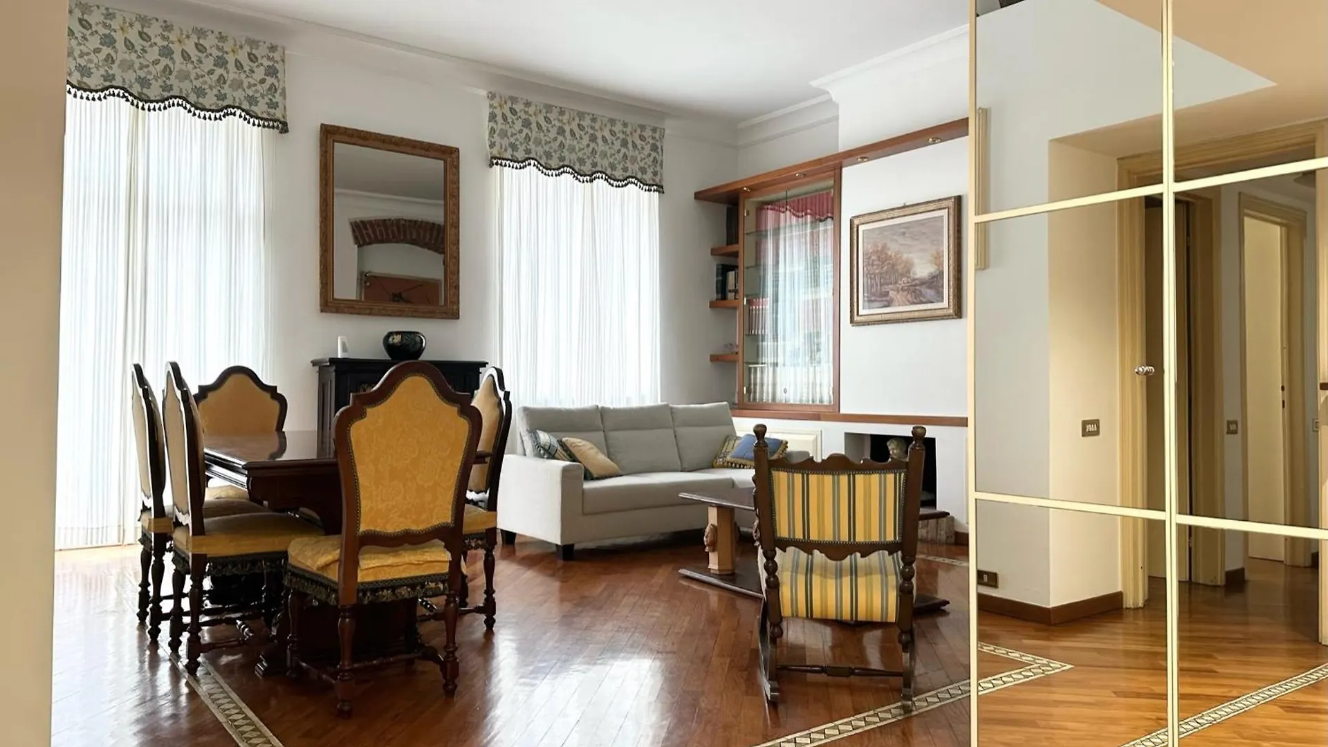 Washington Apartment Milan Italy