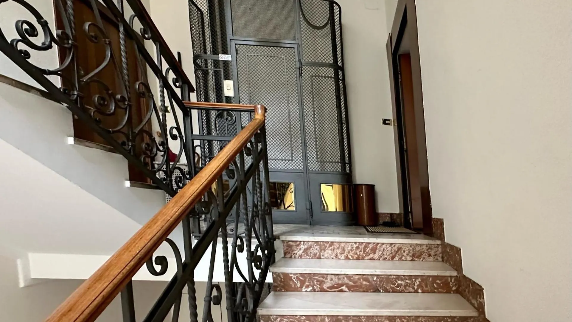 Washington Apartment Milan 0*,  Italy